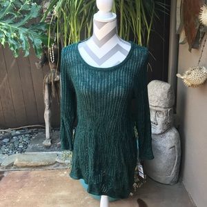 🌳 NWT Gorgeous Green asymmetrical sweater!